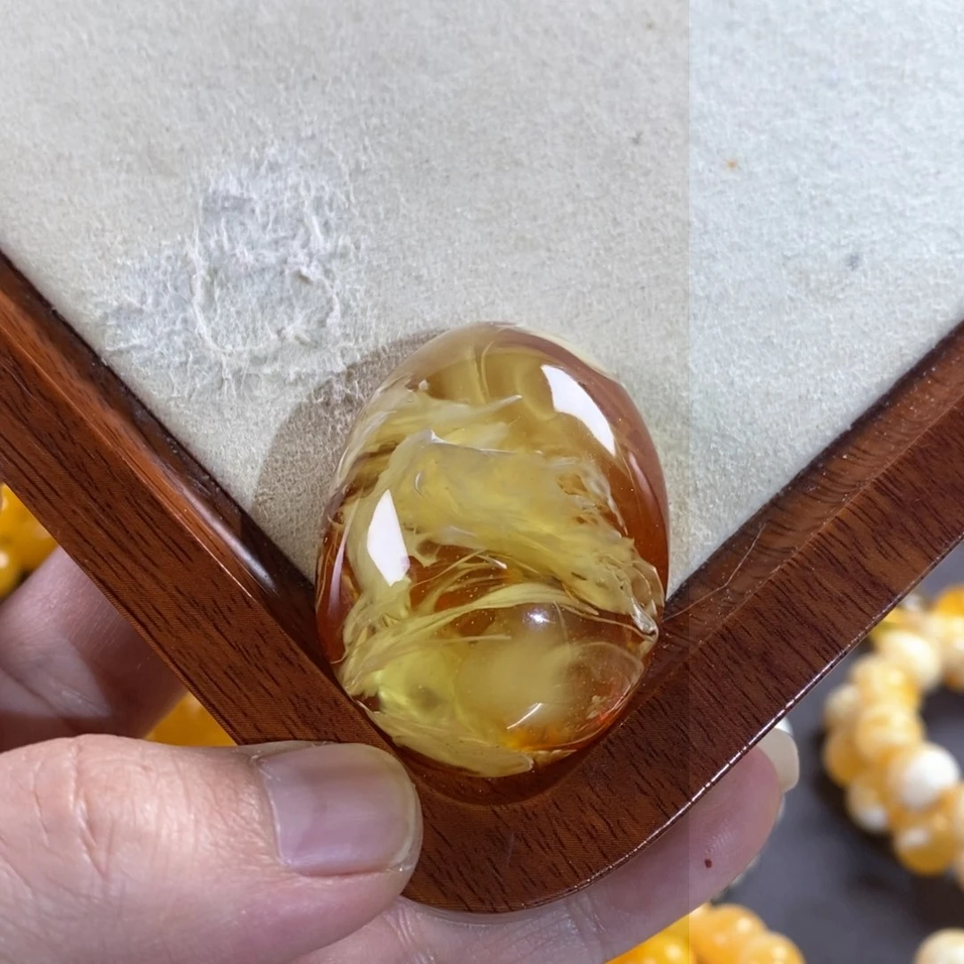 琥珀裸石未镶嵌拉丝吊坠