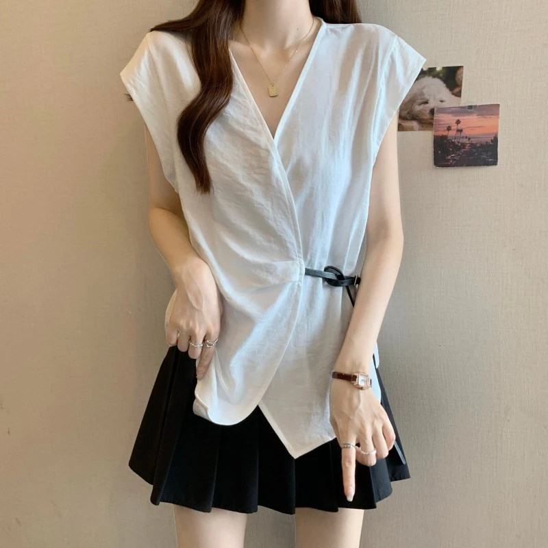 大码时尚不规则V领小香风上衣女夏季胖mm遮肉气质显瘦设计感衬衫