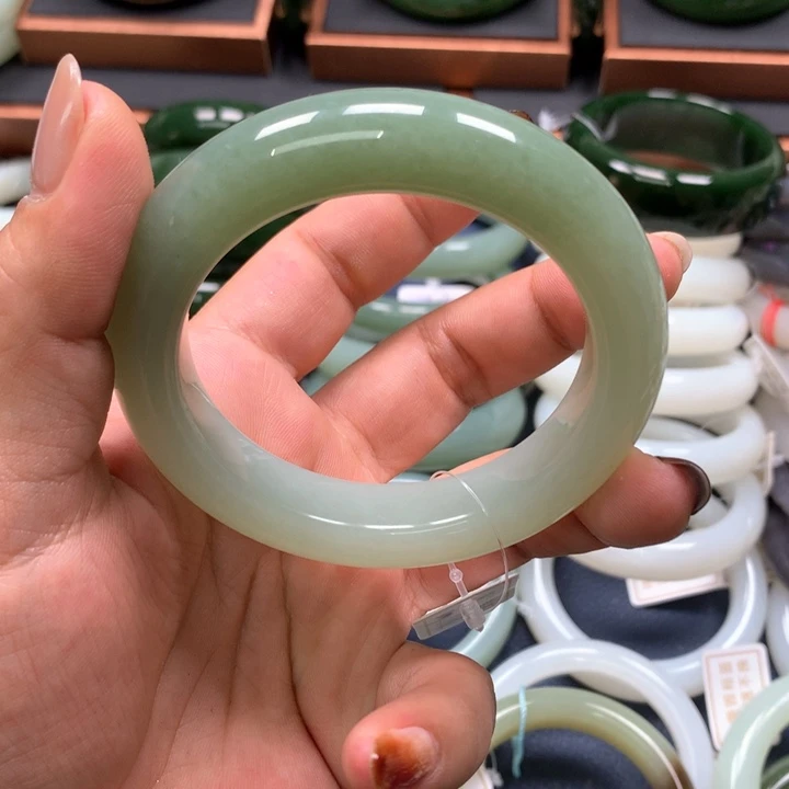 【闪购商品】未镶嵌手镯和田玉