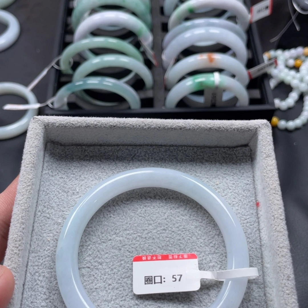 翡翠未镶嵌手镯圆条