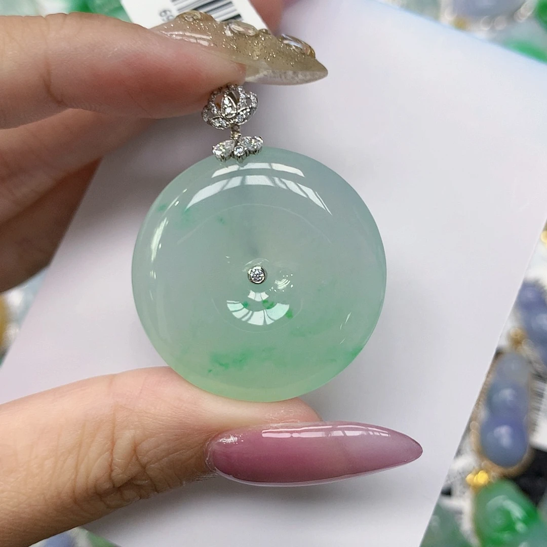 翡翠18K金镶嵌颈饰1111111111