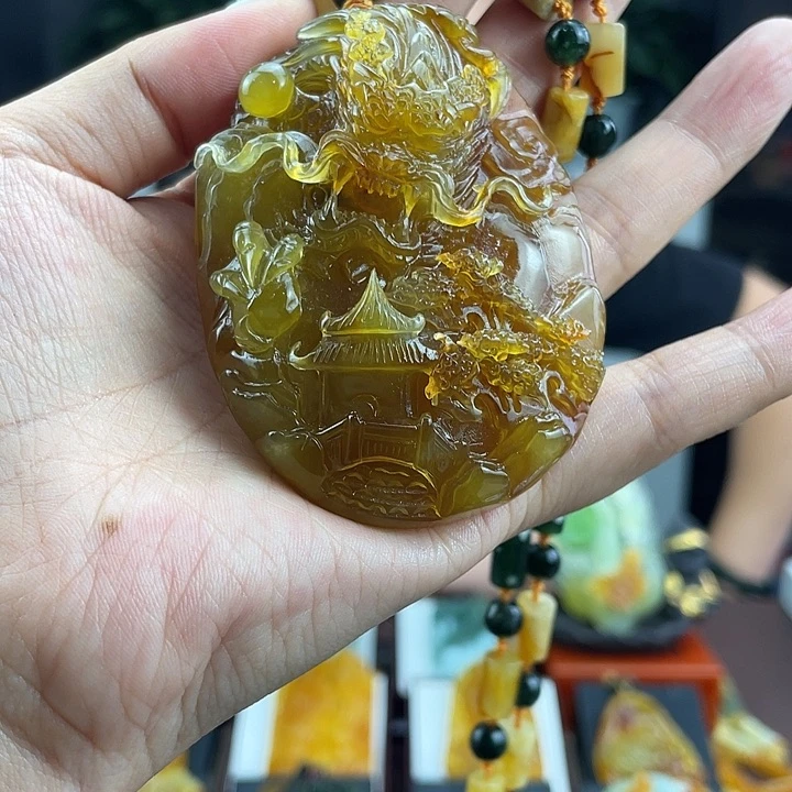 蛇纹石玉未镶嵌颈饰