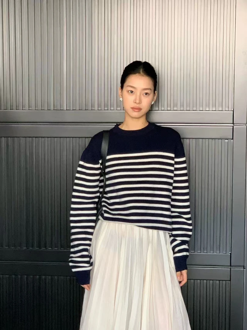 新款条纹圆领羊毛衫气质休闲百搭拼色打底衫时尚显瘦长袖条纹毛衣