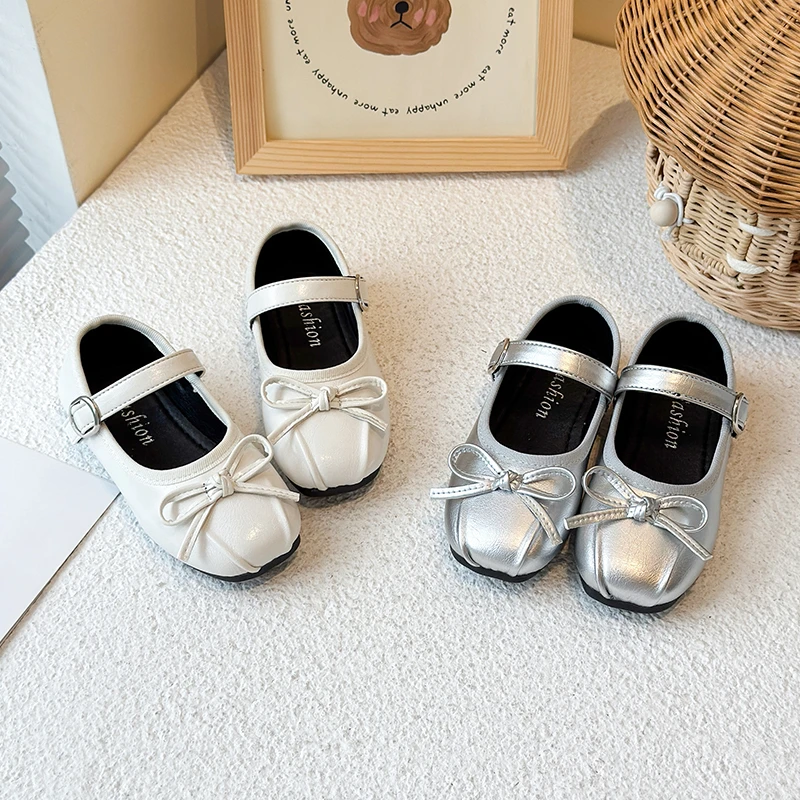 女童皮鞋儿童鞋子公主鞋2025新款浅口软底单鞋儿童芭蕾风演出鞋子