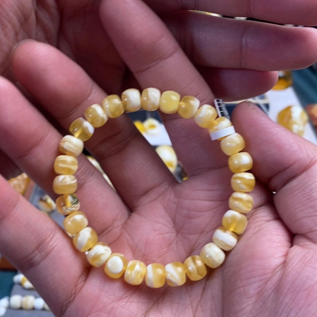 琥珀未镶嵌裸石7.9mm金虎