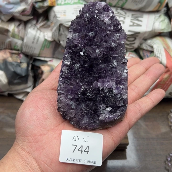 未镶嵌水晶大型摆件（非配饰）