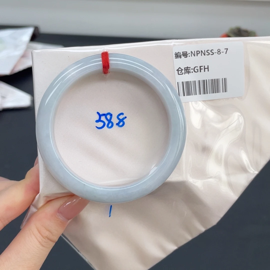 翡翠未镶嵌手镯1号