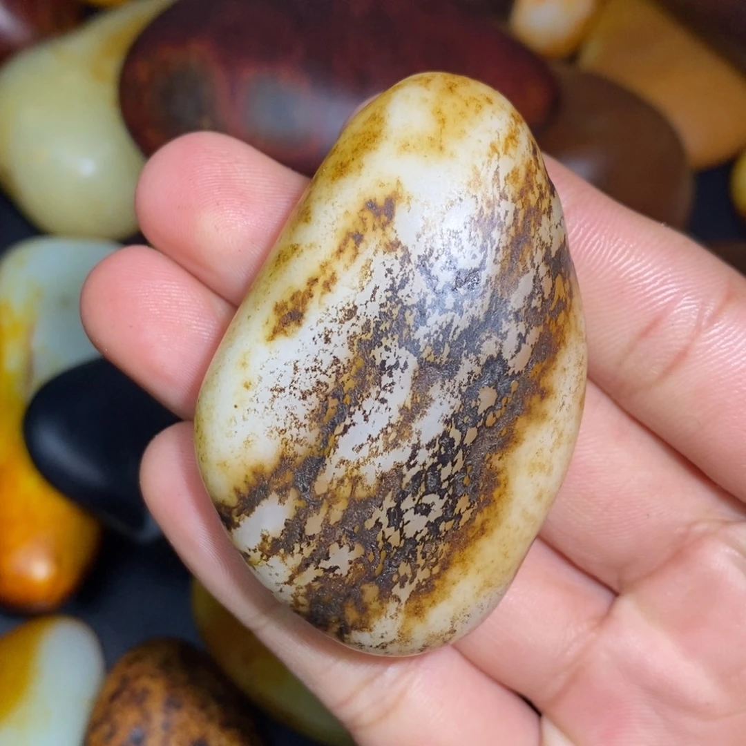 和田玉未镶嵌珠宝奇石