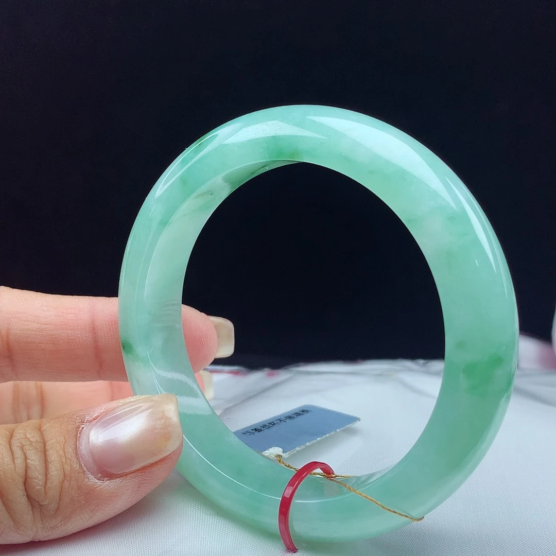 翡翠手镯未镶嵌55圈 0577