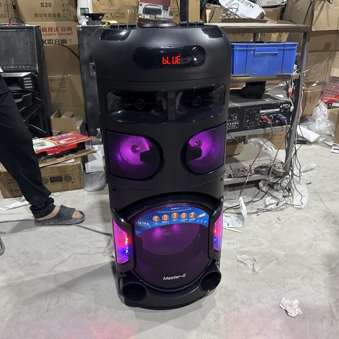 9新  插电款12寸音响，不包邮，单麦