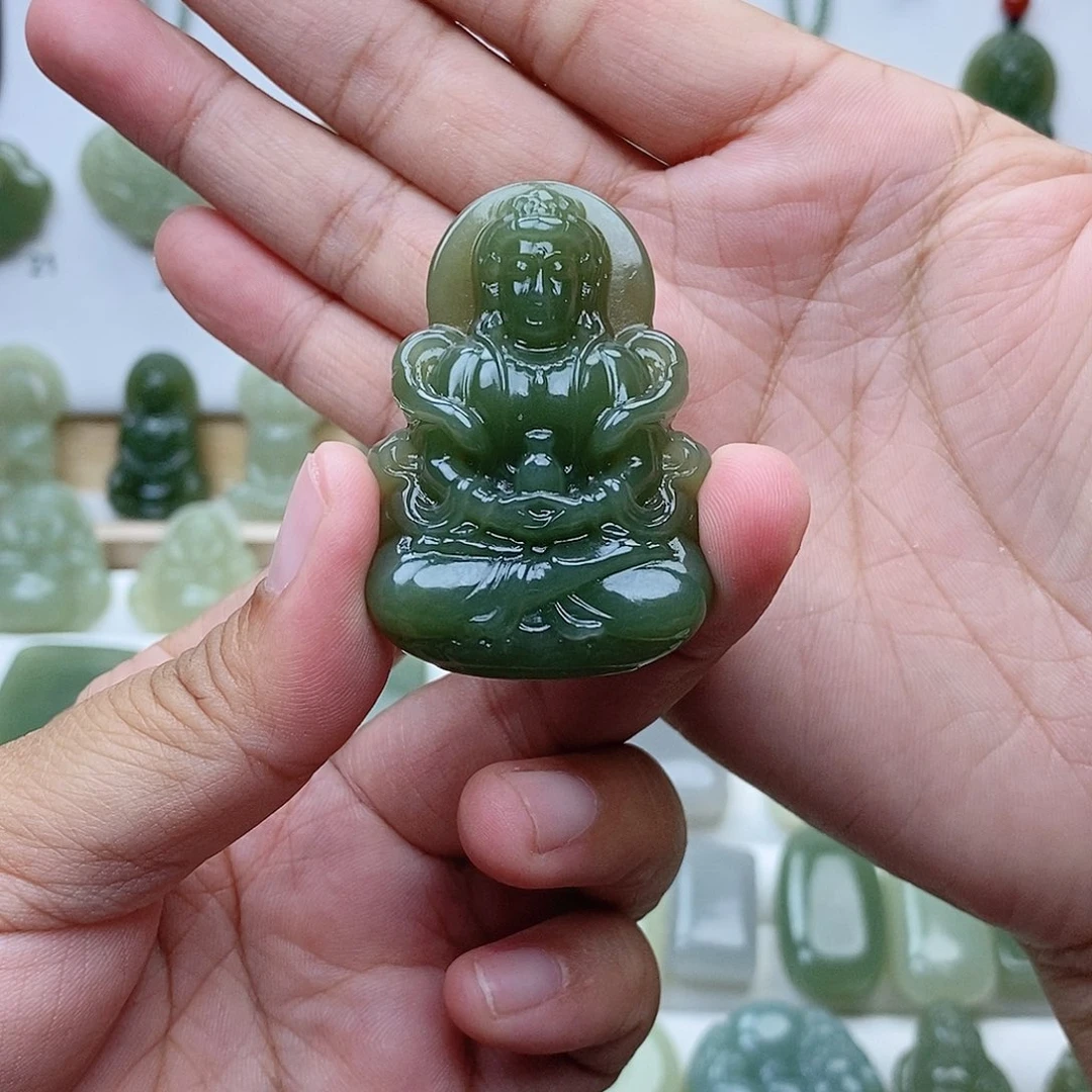 和田玉未镶嵌颈饰汽****装