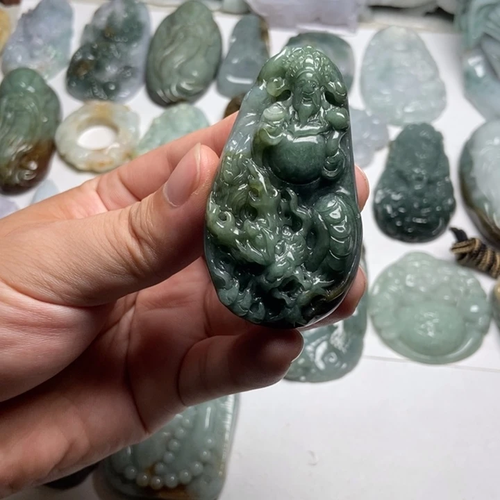 翡翠未镶嵌颈饰财爷32