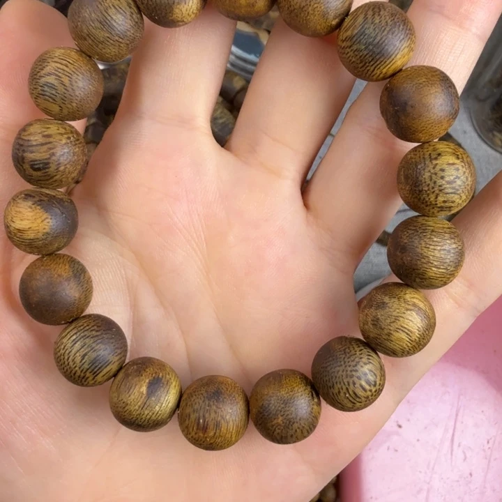 沉香沉香碎屑莺歌绿奇楠1.2圆珠11克