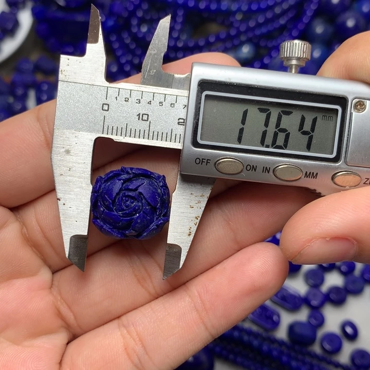青金石未镶嵌牡丹花