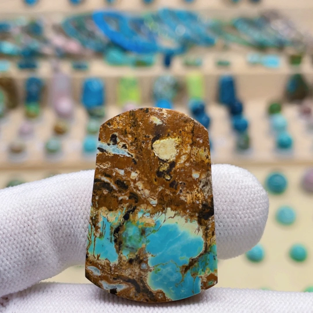 绿松石未镶嵌珠宝奇石