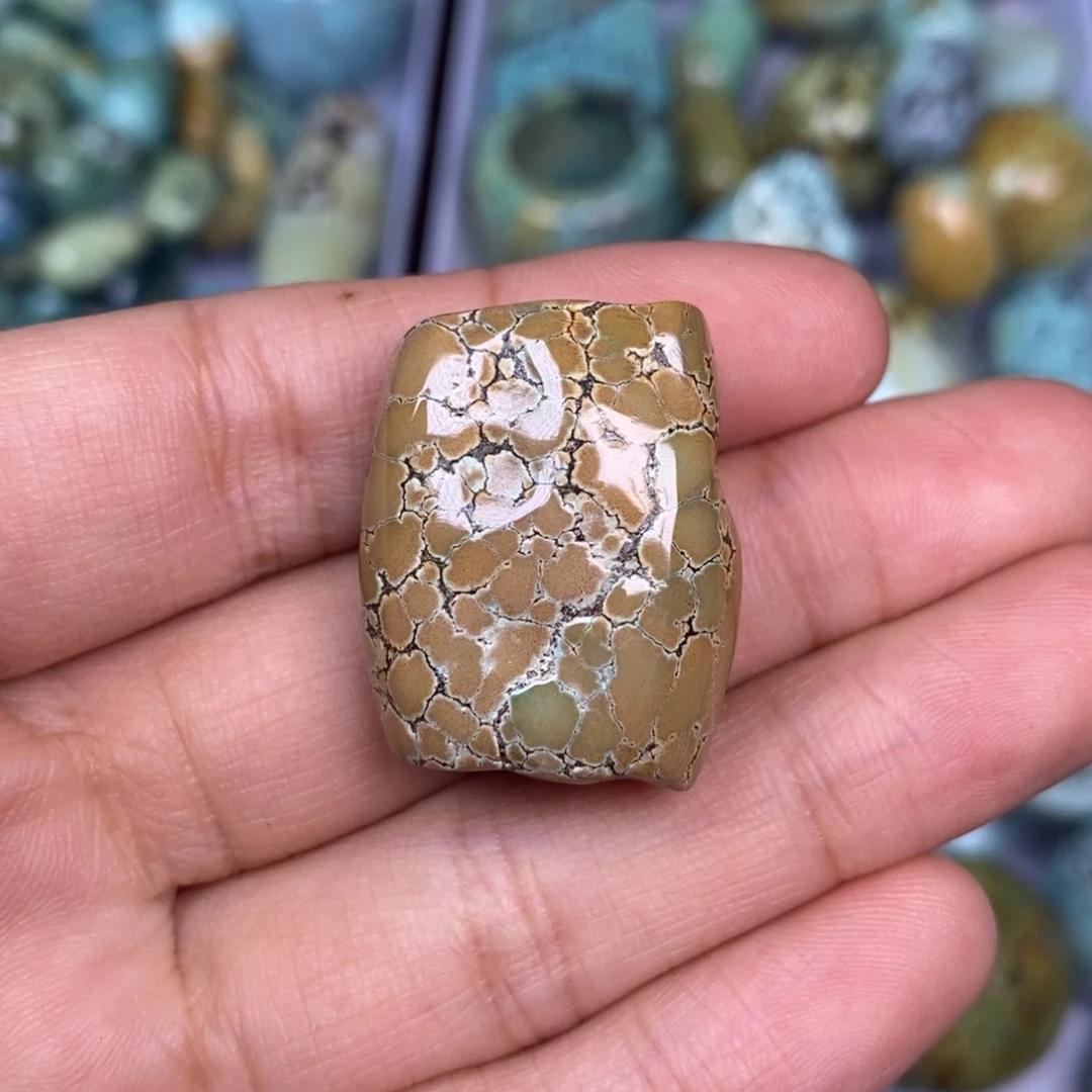 绿松石未镶嵌挂件