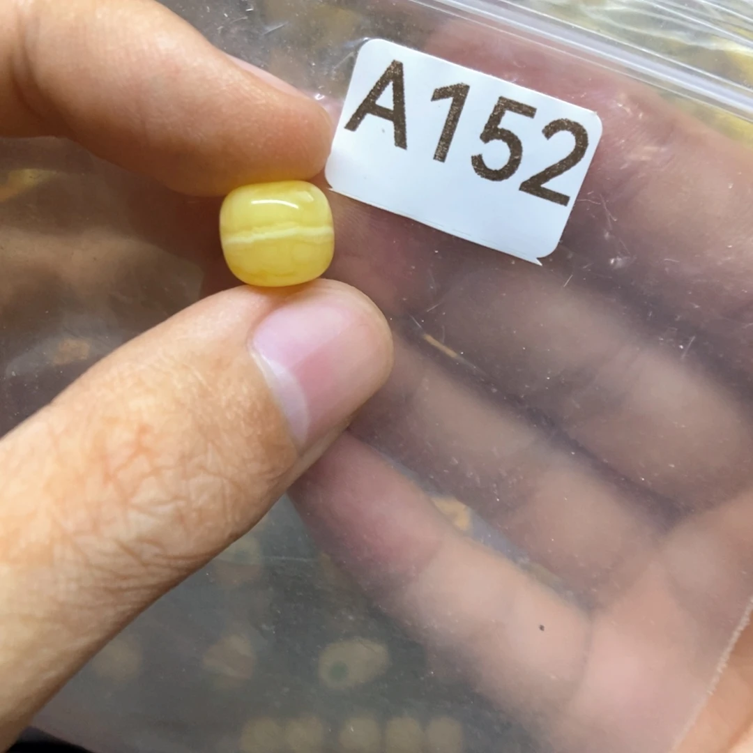 黑***6裸石蜜蜡未镶嵌质检