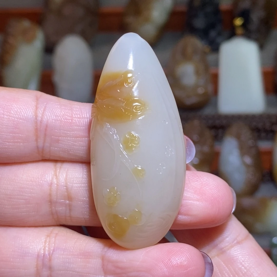 颈饰未镶嵌和田玉（糖玉）