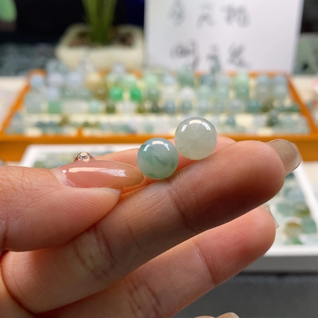 翡翠散珠天然翡翠一对9+