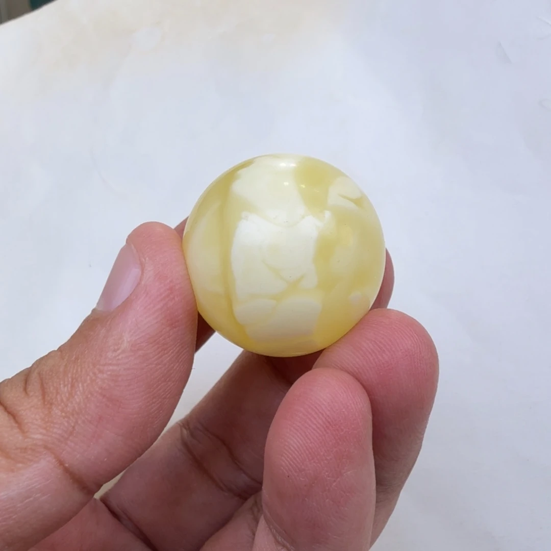 芭****裸石蜜蜡未镶嵌27加11.84克