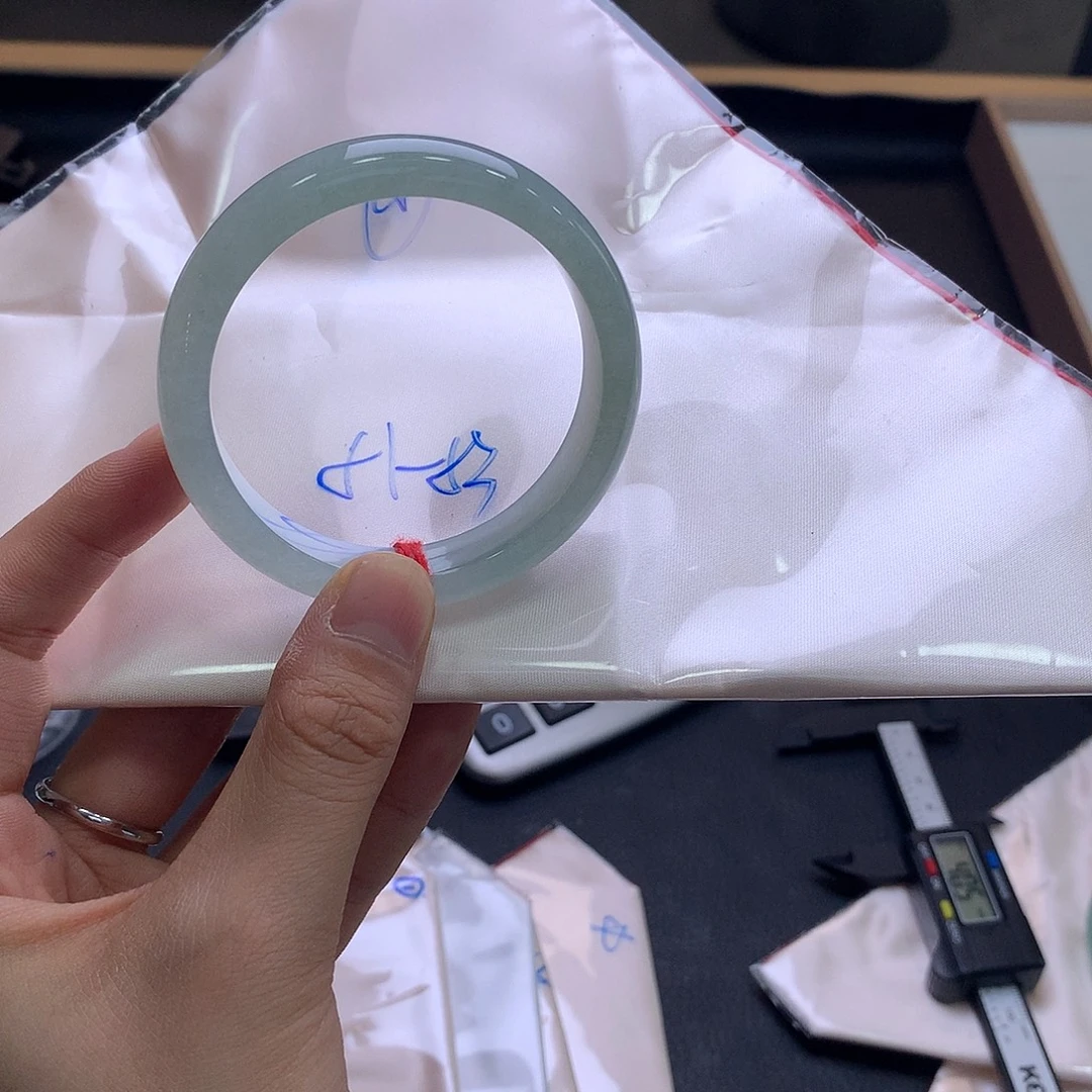 翡翠未镶嵌手镯翡翠