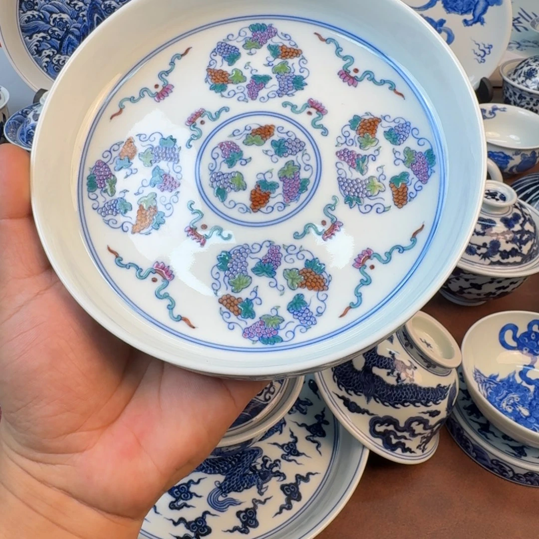 摆件葡萄斗彩湖承手绘
