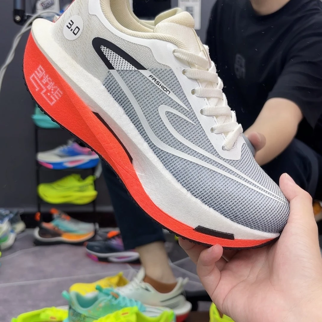 42码，灰色网面跑步鞋，断码处理