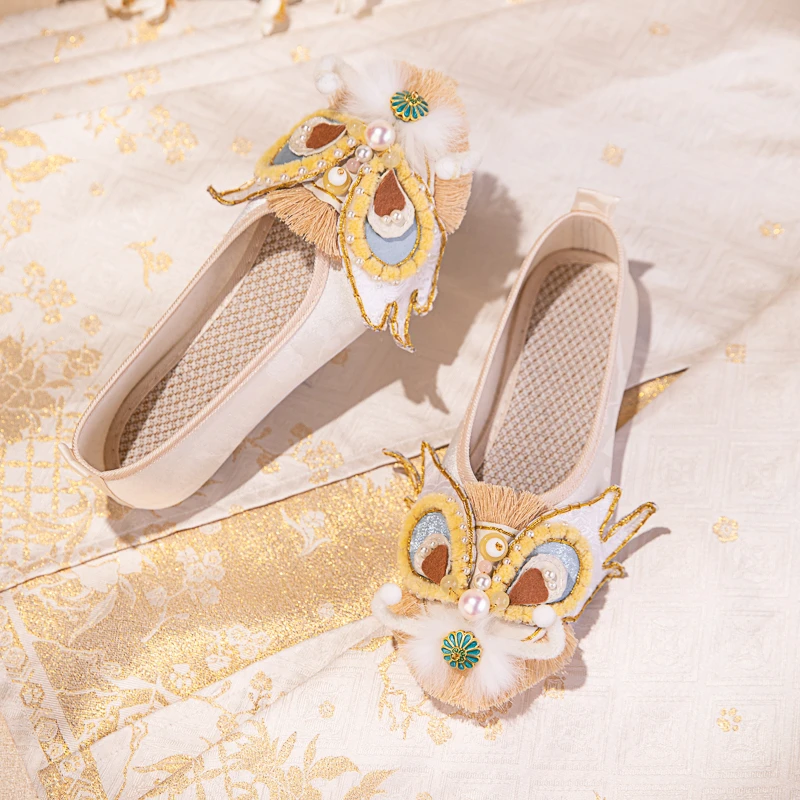 非遗绣花鞋平底原创虎头鞋成人款春季新款2025年单鞋透气汉服鞋女