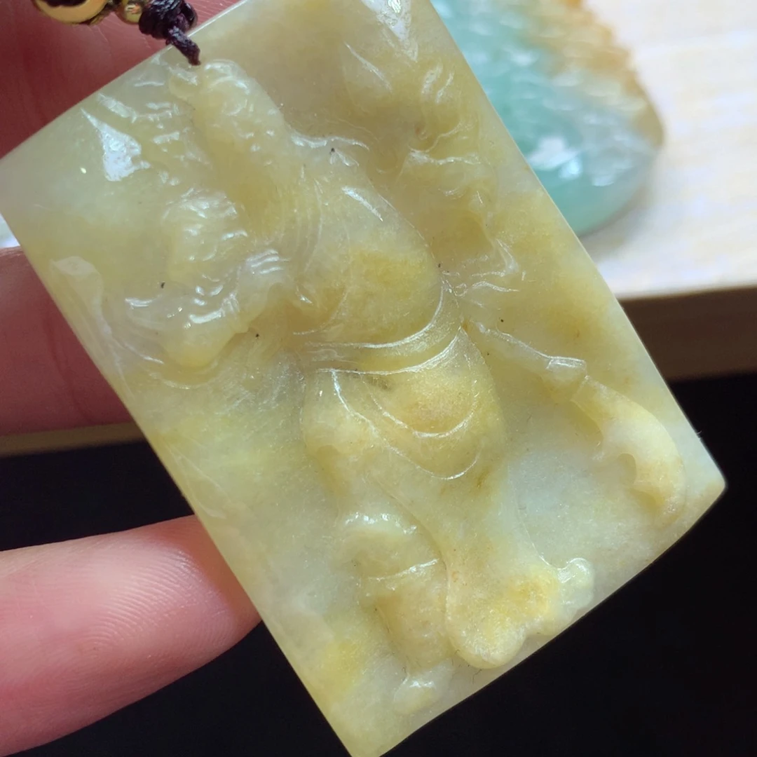 翡翠未镶嵌颈饰吊坠