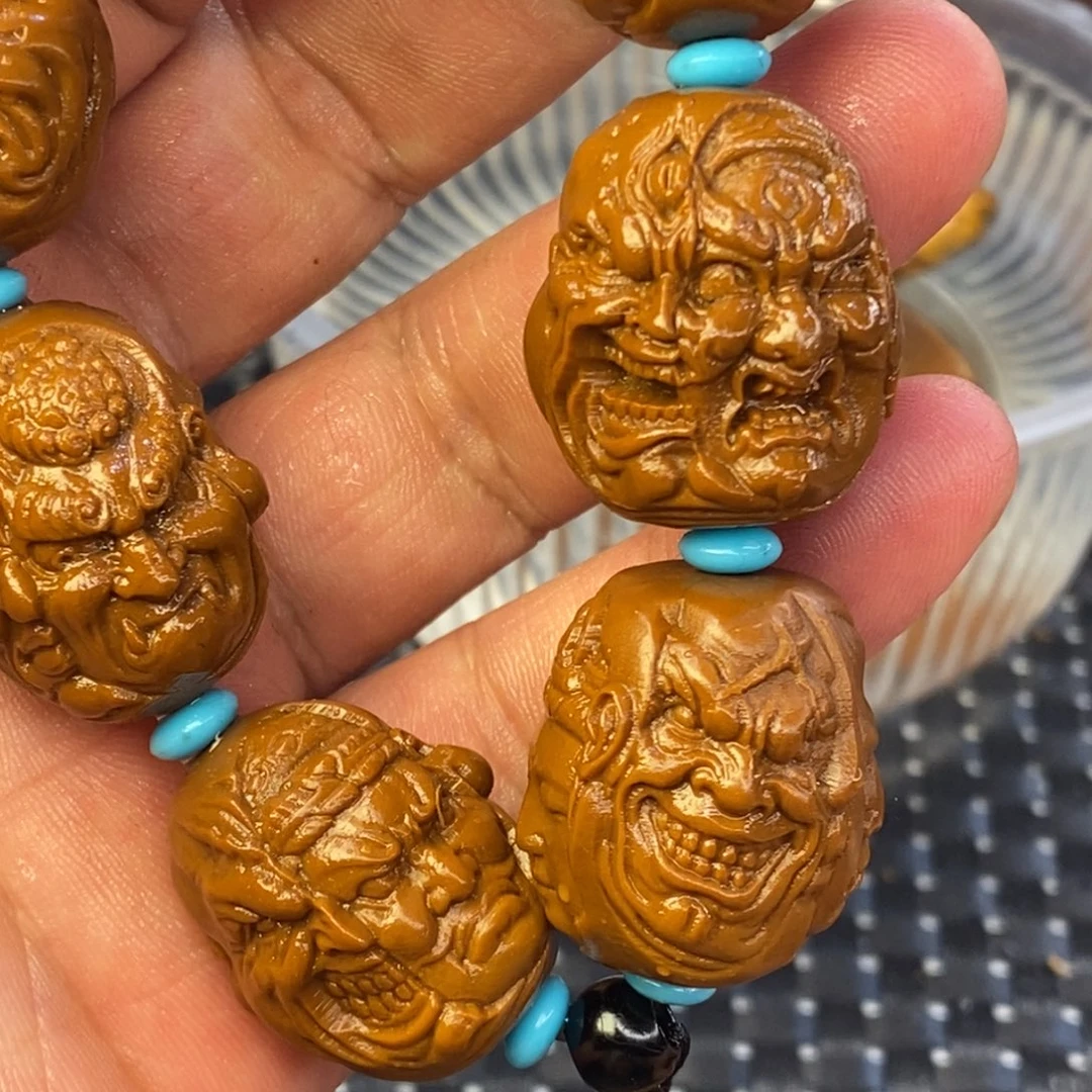 2.3四面山鬼神魔道雕刻手串黄金树上沉水核不是橄榄核是沉水核