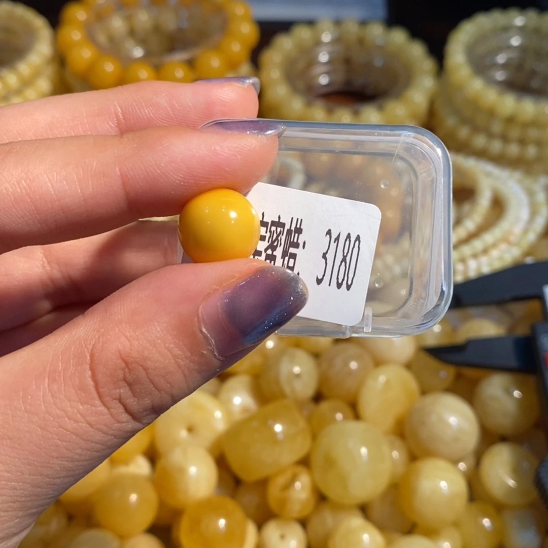 琥珀未镶嵌珠宝奇石3180