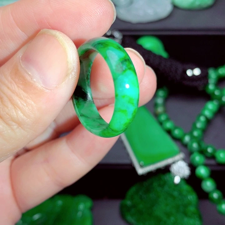 翡翠未镶嵌毛衣链