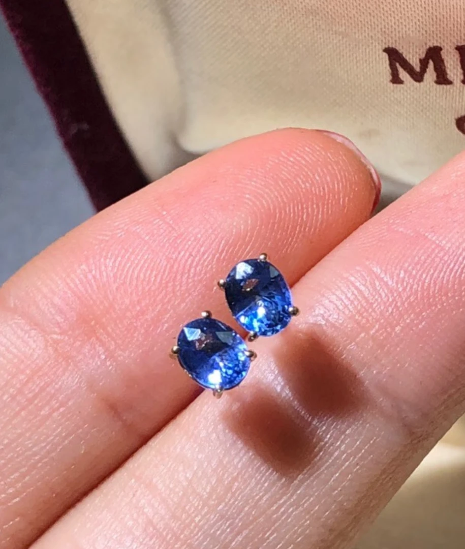 18k金皇家蓝蓝宝石耳钉TG