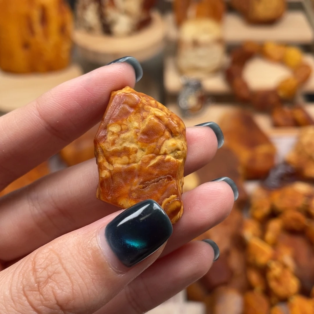 琥珀未镶嵌珠宝奇石