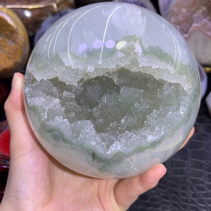 稀有绿晶开口笑未镶嵌水晶