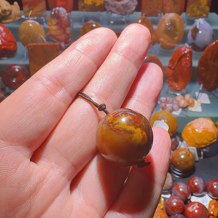 小***辉玛瑙/玉髓未镶嵌珠宝半成品