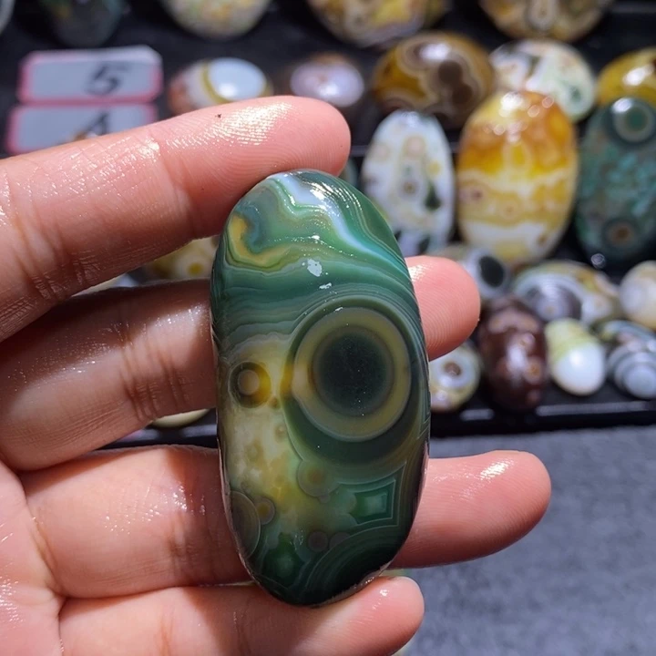 玛瑙/玉髓未镶嵌珠宝奇石68