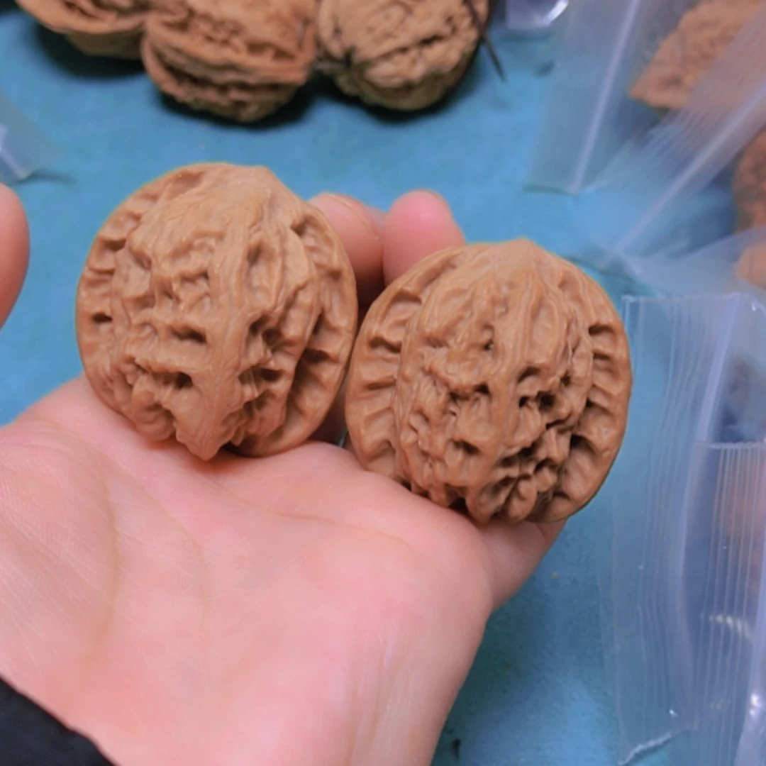 【闪购商品】摆件核桃38野狼修尖