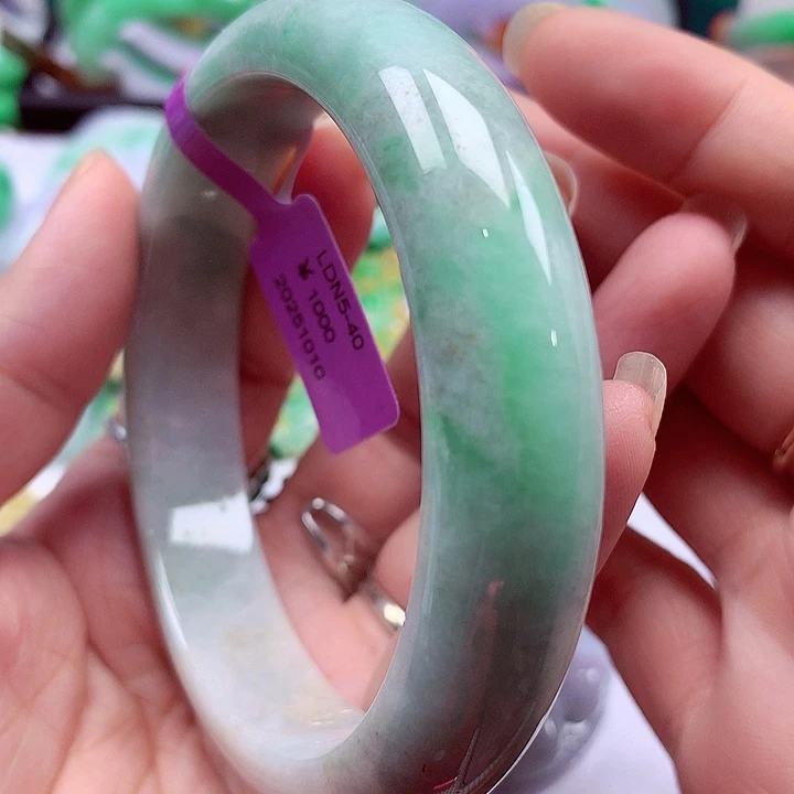 翡翠未镶嵌手镯翡翠