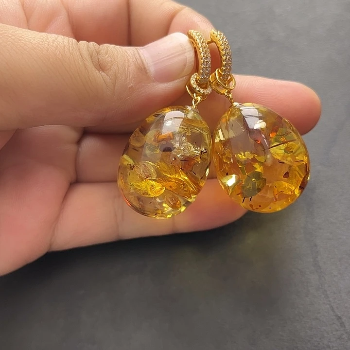 琥珀未镶嵌裸石耳坠