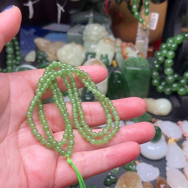 幽***伈和田玉未镶嵌颈饰