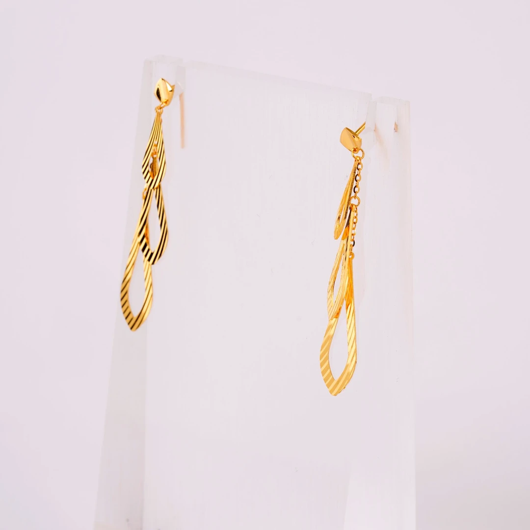 Chow Tai Seng/周大生车花叶子流苏足金七字针 3.65g 195号