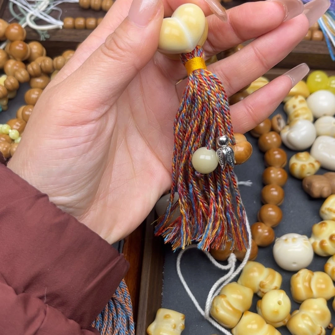 吊坠猴头核桃流苏配饰