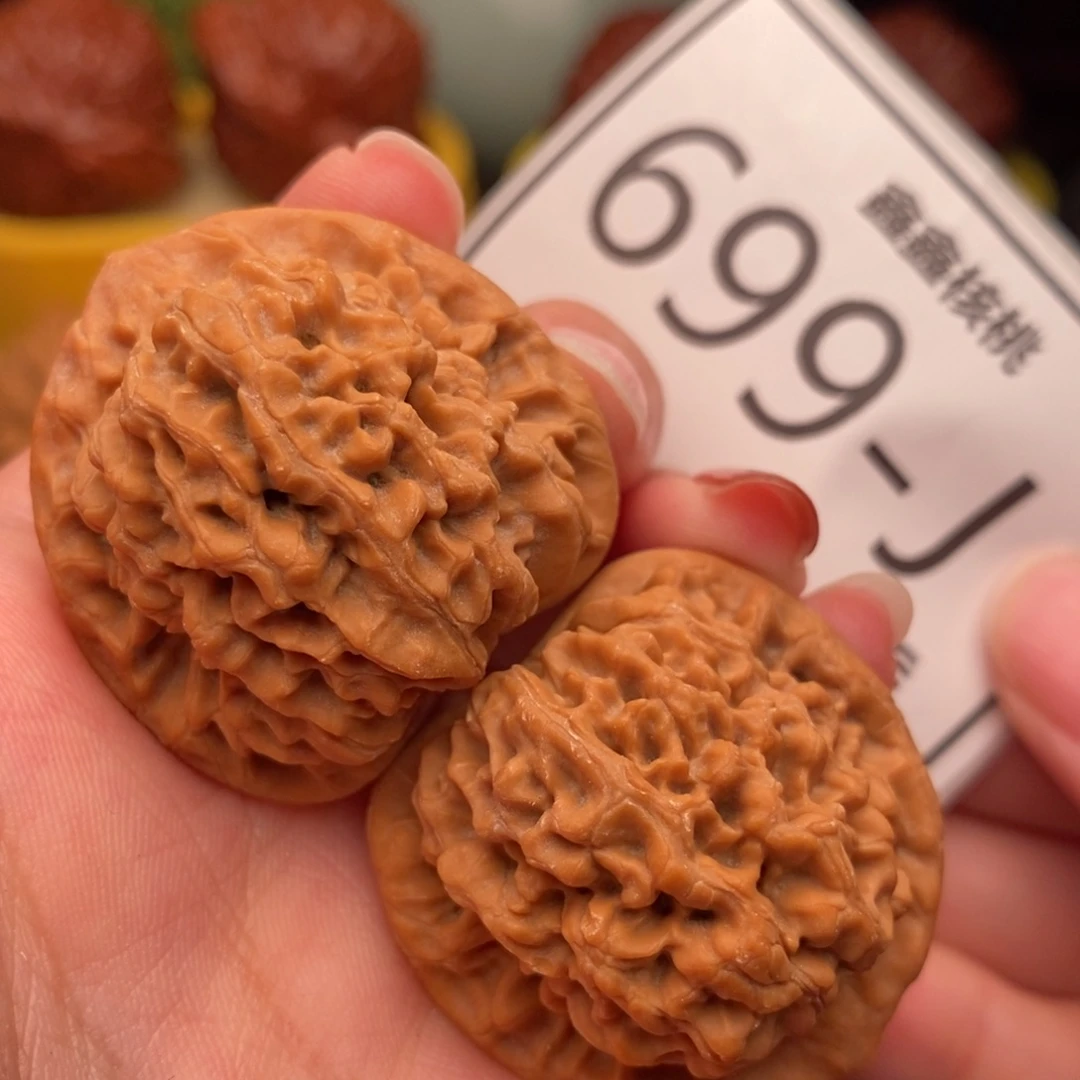 桃核把件秦闷34……