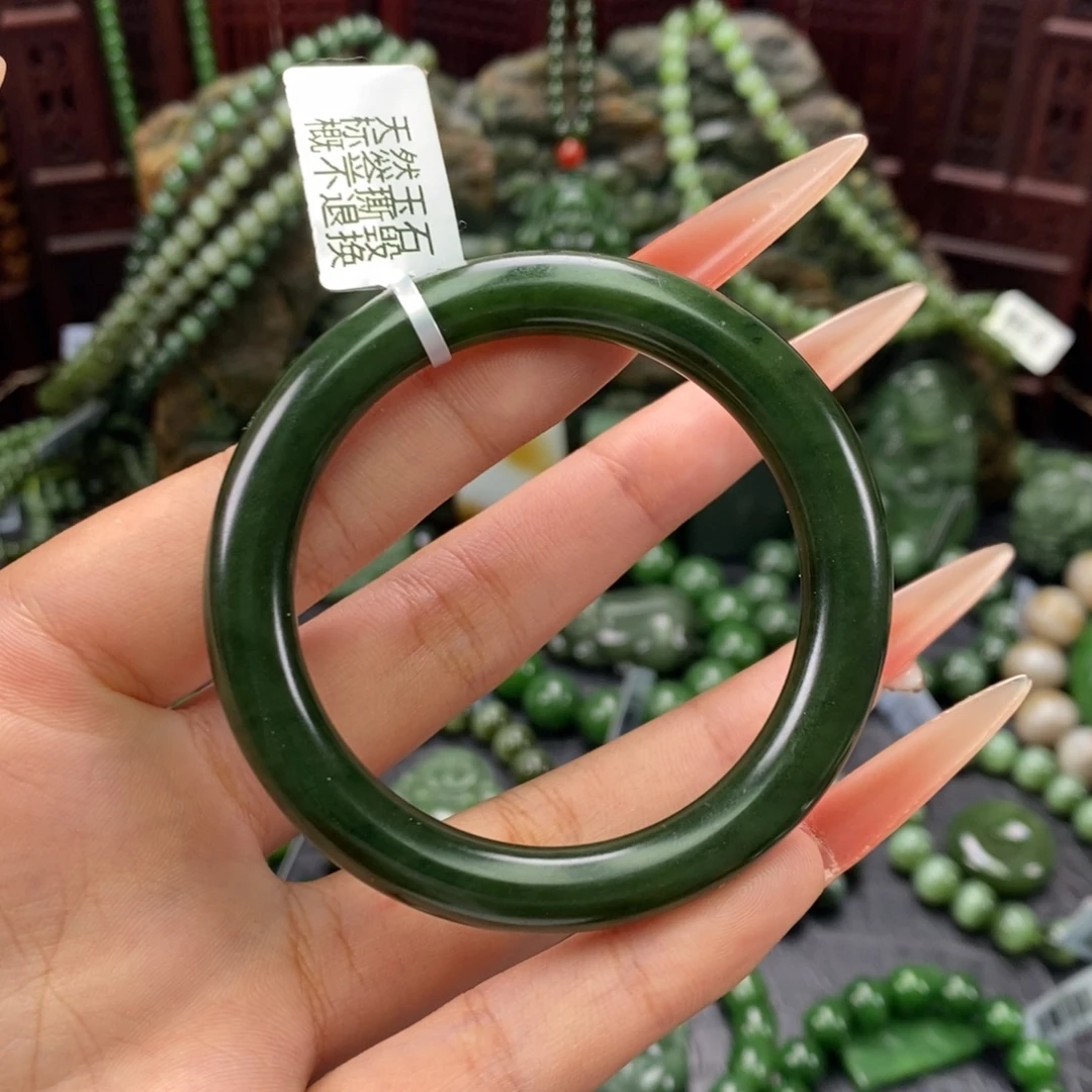 和田玉（碧玉）未镶嵌珠宝奇石