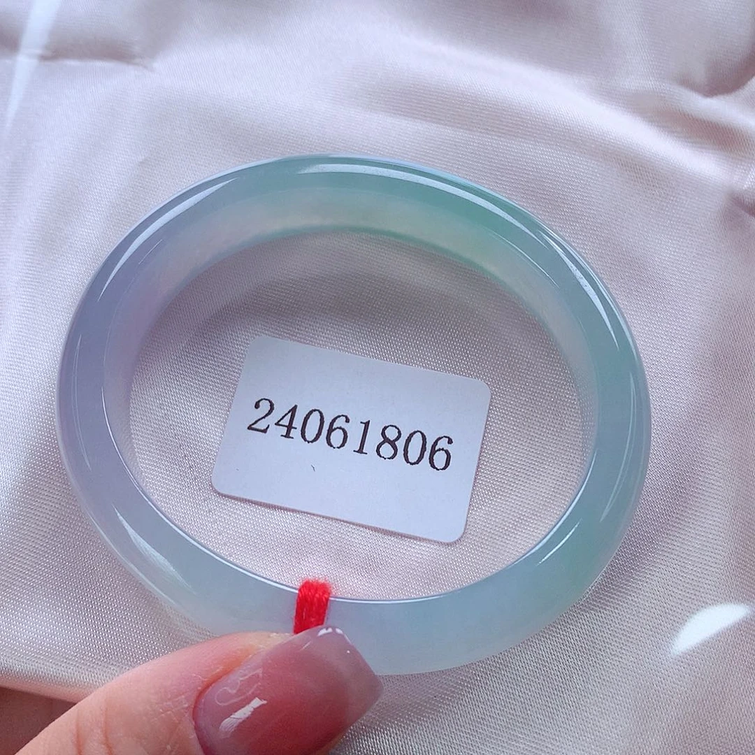 翡翠手镯（贵妃镯）未镶嵌用****8缅甸天然a货翡翠53贵妃