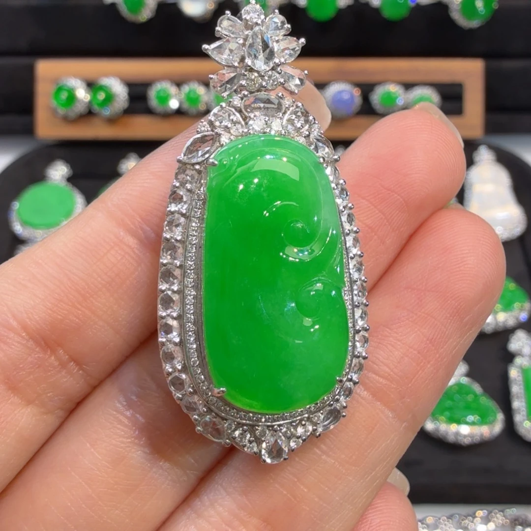 翡翠18K金镶嵌颈饰收到货48小时鉴赏期