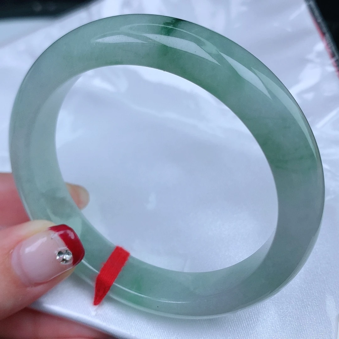 翡翠手镯未镶嵌天然