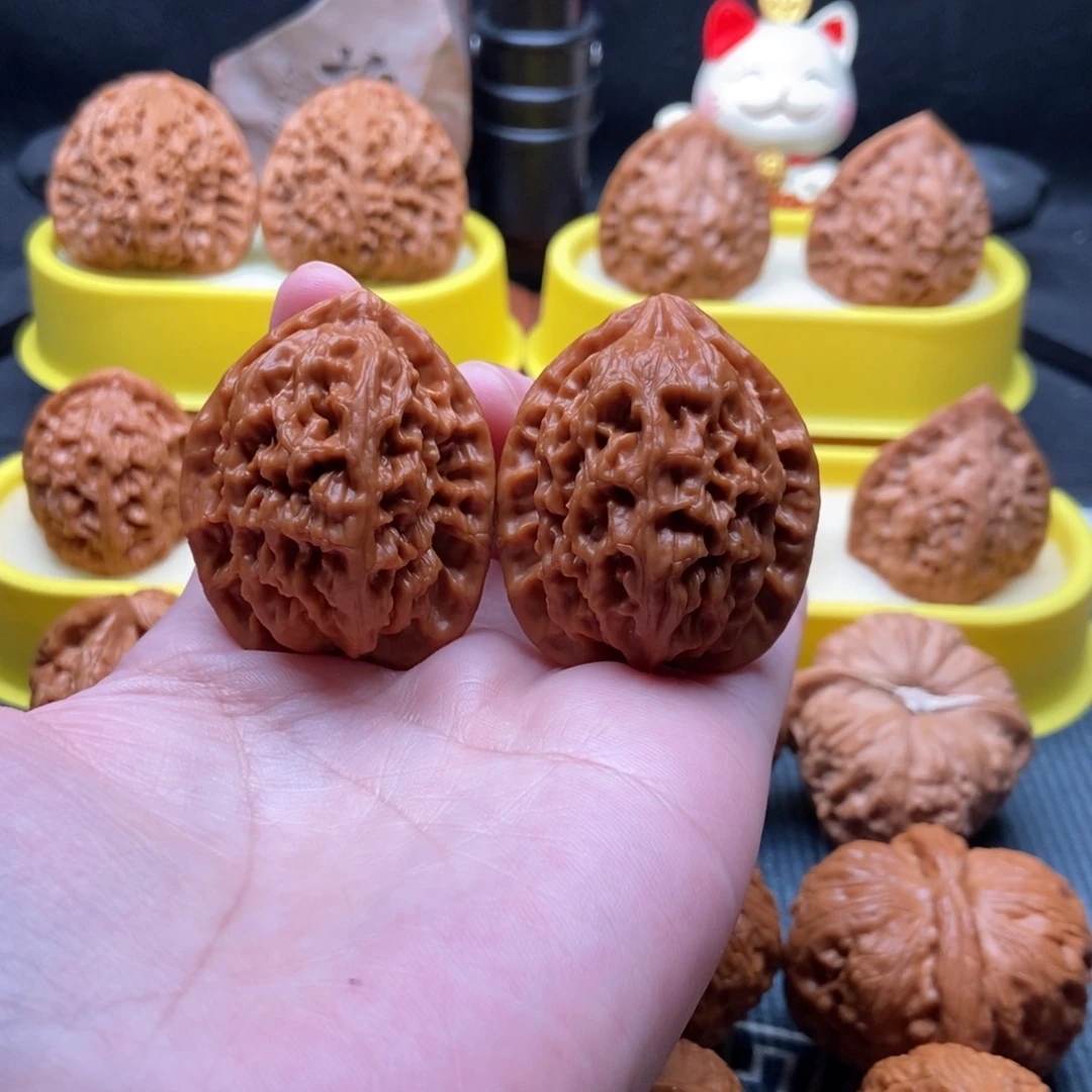 文玩核桃吊坠红莲