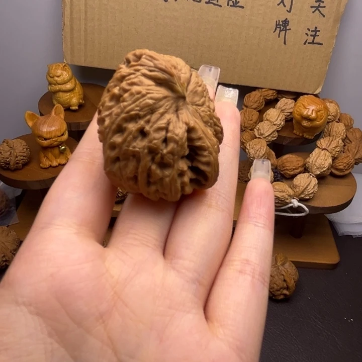 子***鱼吊坠桃核单只异型有瑕有黄